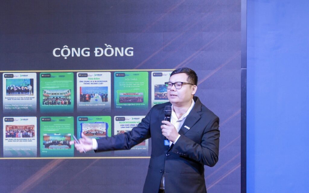 Ông Nguyễn Đức Long chia sẻ về tầm quan trọng của việc trang bị kỹ năng công nghệ trong kỷ nguyên số